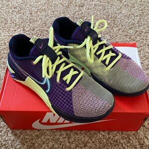 Nike Women’s Metcon 8 AMP Size 8.5